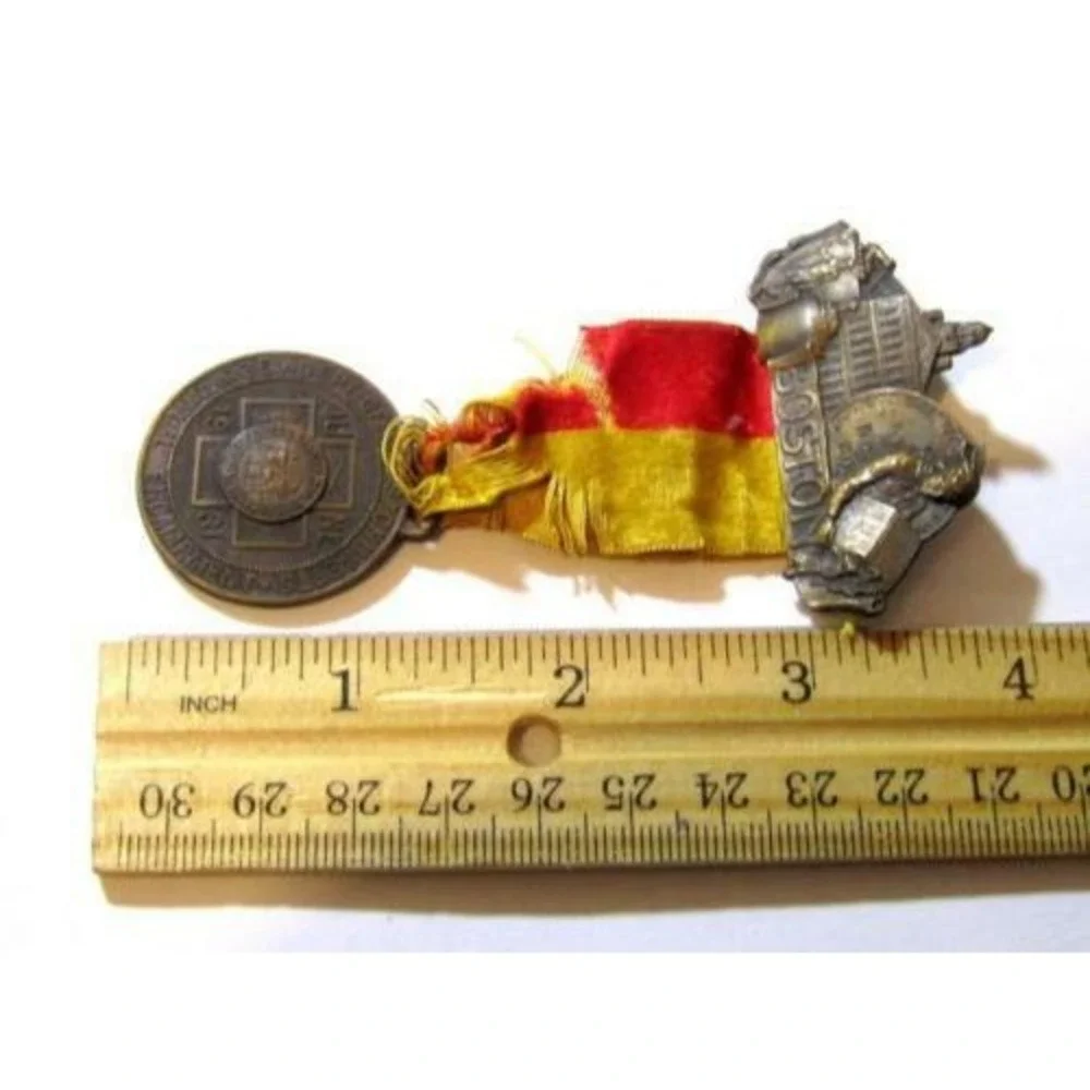 Vintage 32nd Encampment United Spanish‎ War Veteran 1931 Boston Ribbon Badge Pin